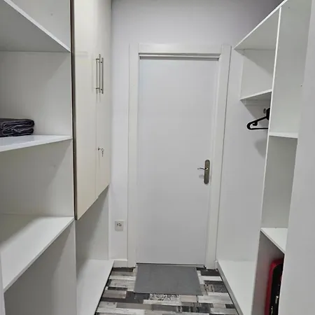 Casa Ly アパート